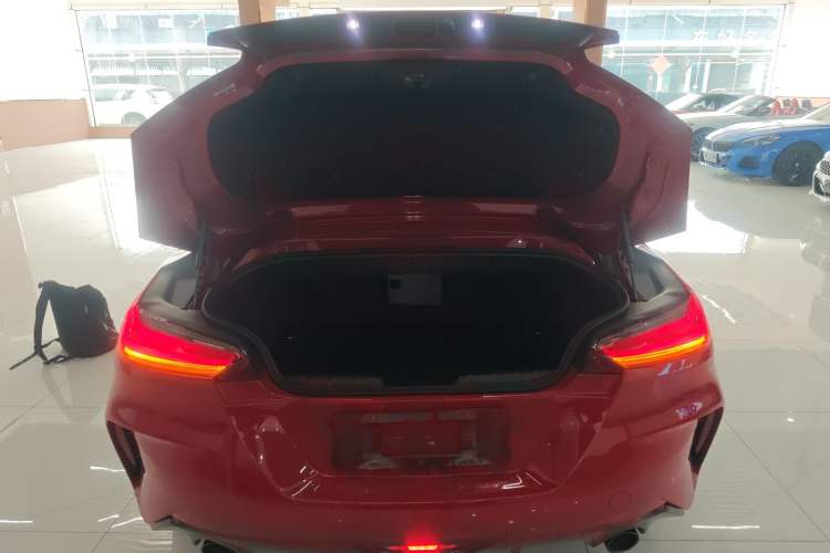 Used BMW Z4 2023 sDrive 25i M Sport Night Edition package Trunk