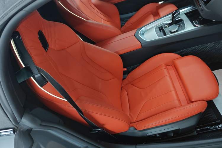 Used BMW Z4 2023 sDrive 25i M Sport Night Edition package Right Front Seat