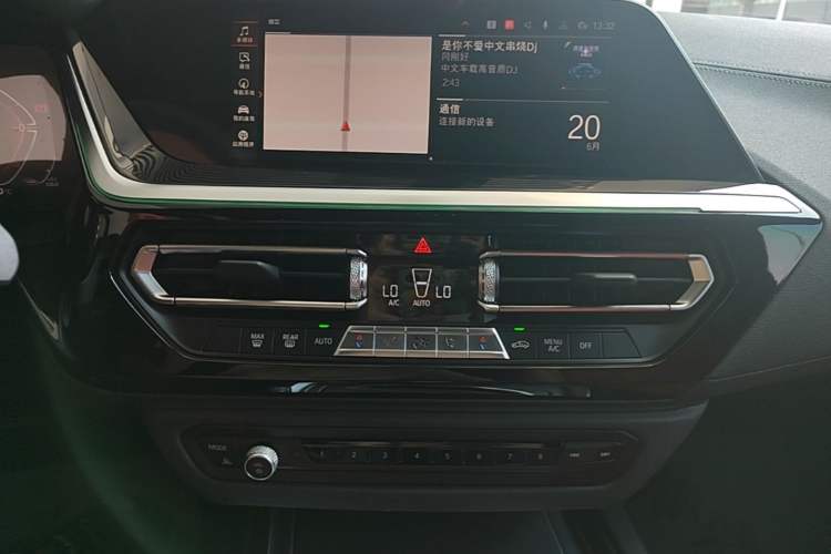 Used BMW Z4 2023 sDrive 25i M Sport Night Edition package Audio And AC Panel