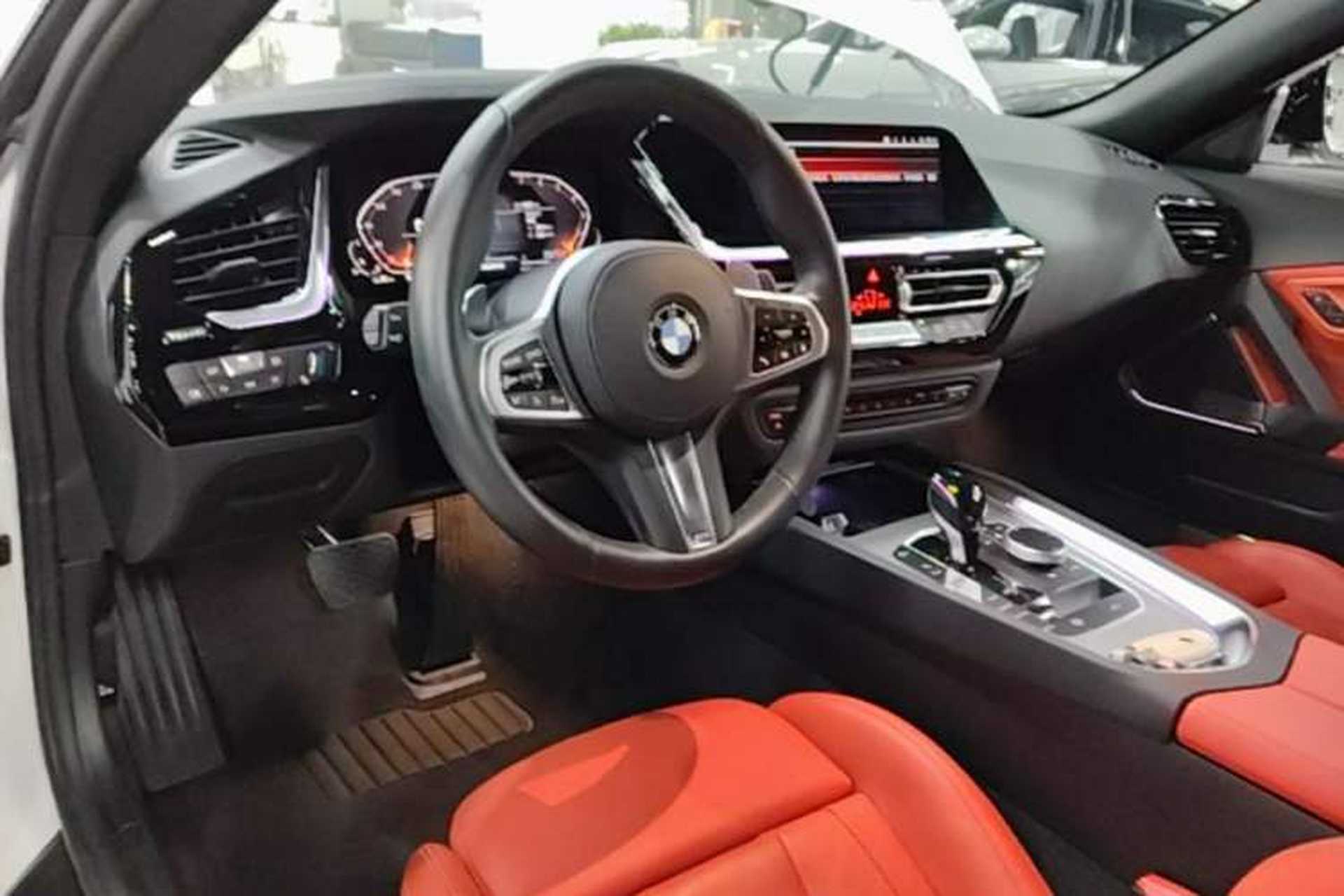 Used BMW Z4 2023 sDrive 25i M Sport Night Edition package Center Console