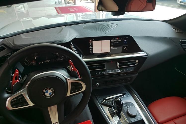 Used BMW Z4 2023 sDrive 25i M Sport Night Edition package Center Console