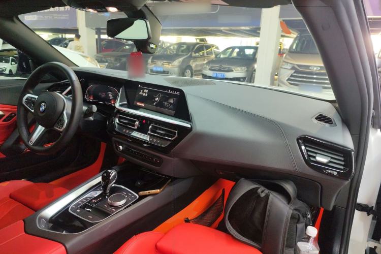 Used BMW Z4 2023 sDrive 25i M Sport Package Center Console