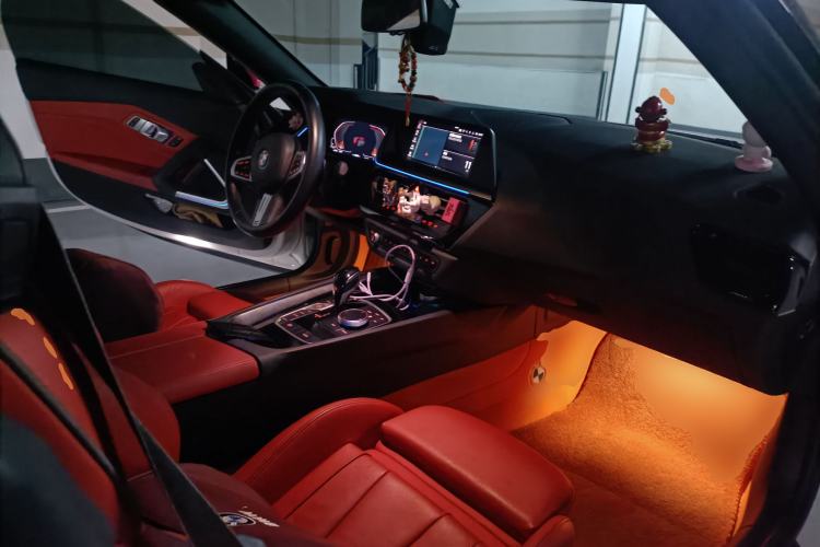 Used BMW Z4 2023 sDrive 25i M Sport Package Center Console
