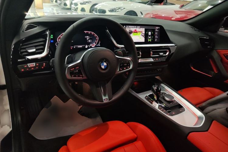 Used BMW Z4 2023 sDrive 25i M Sport Night Edition package Center Console