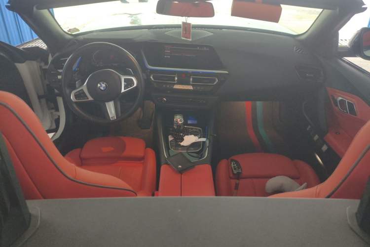 Used BMW Z4 2023 sDrive 25i M Sport Package Center Console