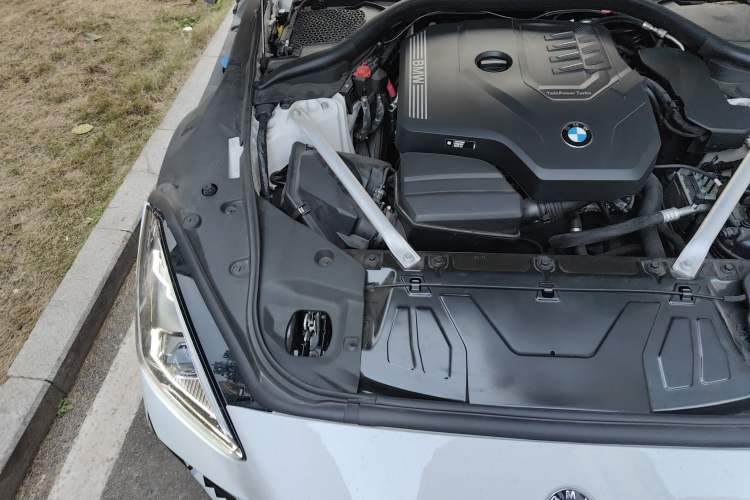 Used BMW Z4 2023 sDrive 25i M Sport Package Engine Bay Right