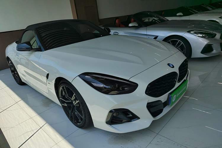 Used BMW Z4 2023 sDrive 25i M Sport Night Edition package Front Right 45 Deg
