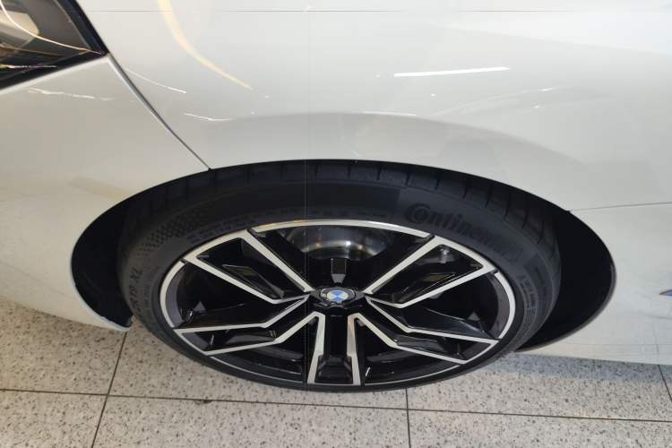 Used BMW Z4 2023 sDrive 25i M Sport Package Left Front Wheel Hub