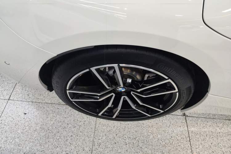 Used BMW Z4 2023 sDrive 25i M Sport Package Right Rear Wheel Hub