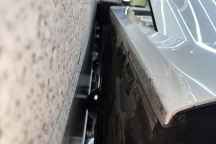 Used BMW Z4 2023 sDrive 25i M Sport Package Right Side Sill