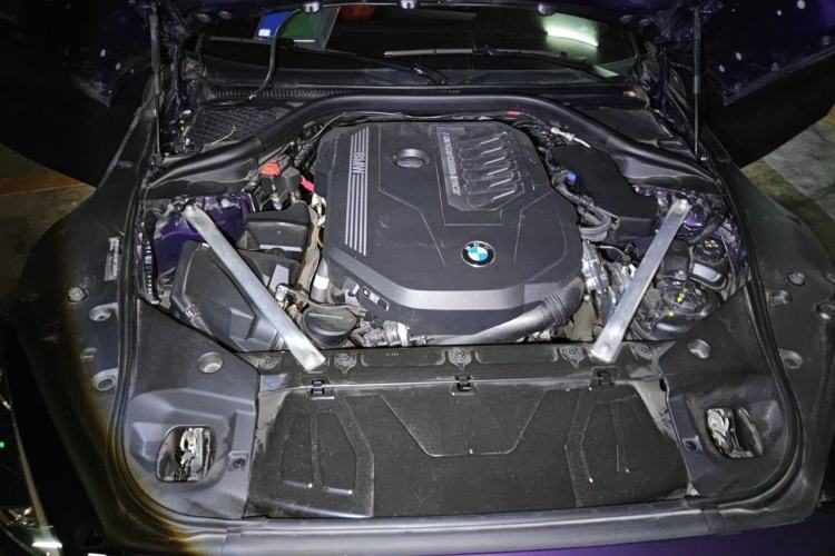 Used BMW Z4  Engine Bay