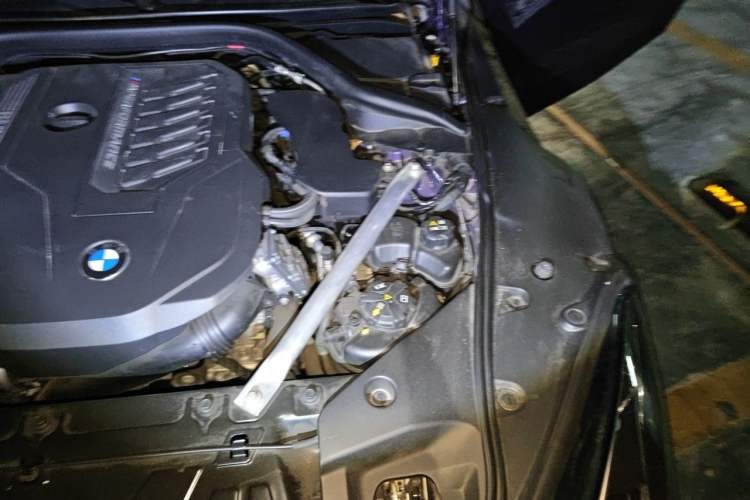 Used BMW Z4  Engine Bay Left