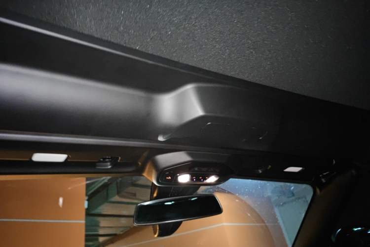 Used BMW Z4  Headliner