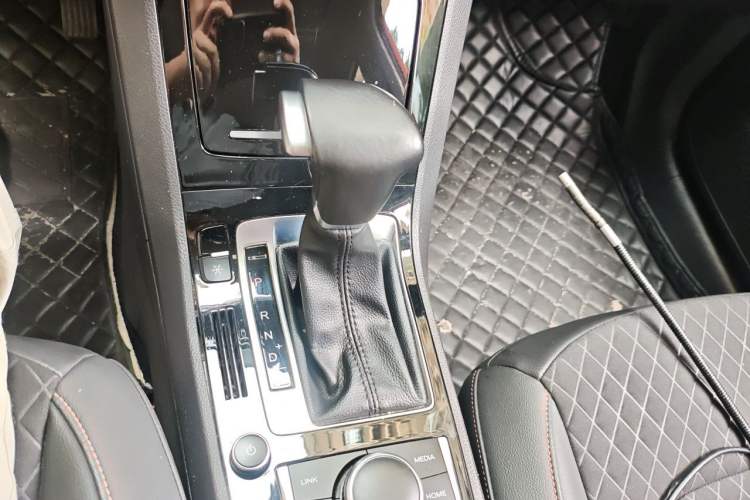 Used BORGWARD BX3 2020 20TGDI Two-Wheel Drive Automatic Fashion Version Gear Lever