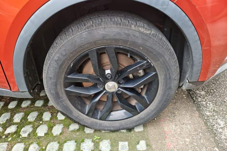 Used BORGWARD BX3 2020 20TGDI Two-Wheel Drive Automatic Fashion Version Right Front Wheel Hub