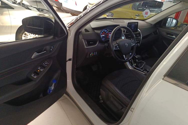 Used BORGWARD BX3 2020 20TGDI Two-Wheel Drive Automatic Fashion Version Driver Seat