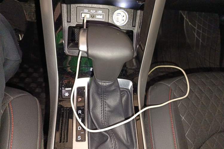 Used BORGWARD BX3 2020 20TGDI Two-Wheel Drive Automatic Fashion Version Gear Lever
