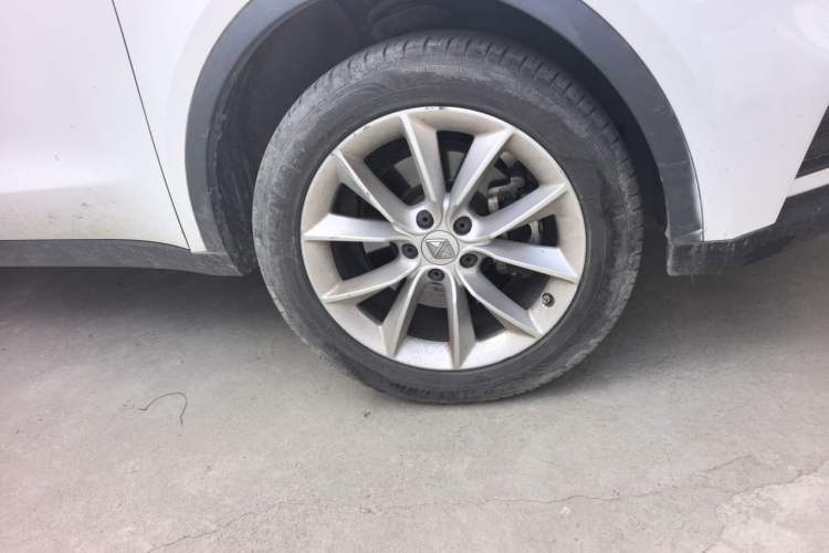 Used BORGWARD BX3 2020 20TGDI Two-Wheel Drive Automatic Comfort Version Right Front Wheel Hub