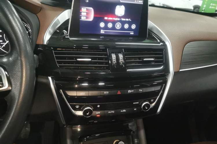 Used BORGWARD BX5 2017 25TGDI Automatic Two-Wheel Drive Smart Enjoyment Model Audio And AC Panel