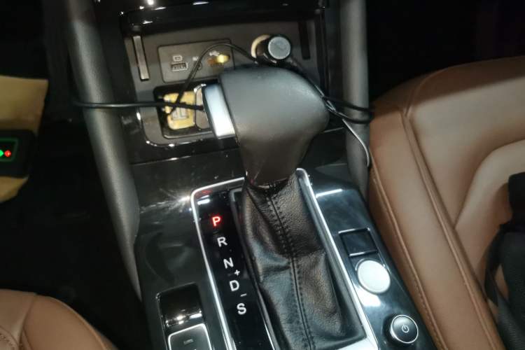 Used BORGWARD BX5 2017 25TGDI Automatic Two-Wheel Drive Smart Enjoyment Model Gear Lever