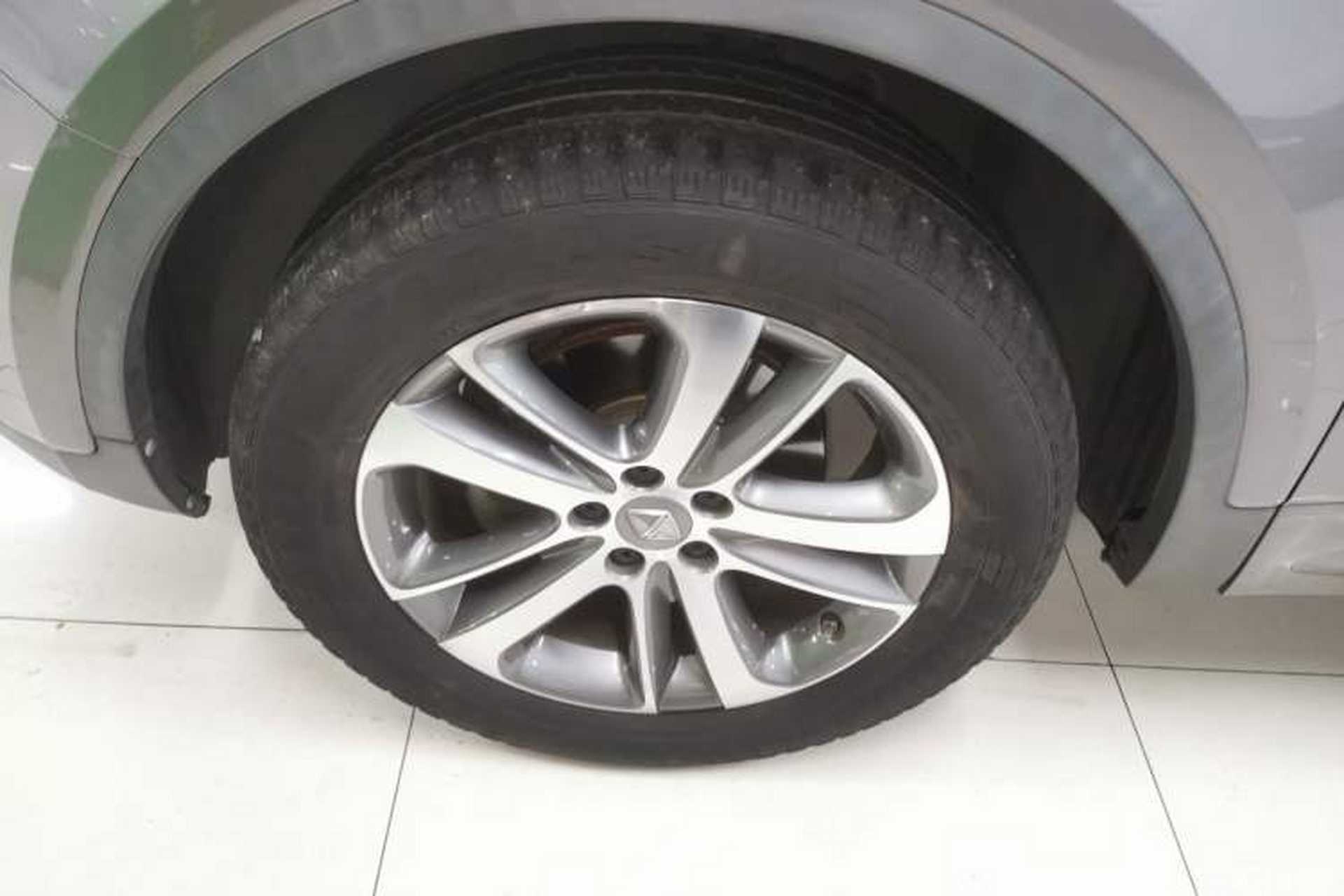 Used BORGWARD BX5 2017 25TGDI Automatic Two-Wheel Drive Smart Enjoyment Model Left Front Wheel Hub
