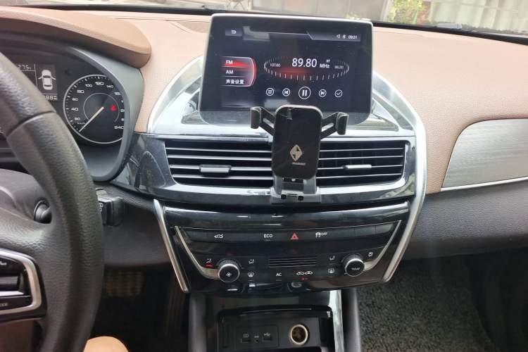 Used BORGWARD BX5 2017 20TGDI Automatic Two-Wheel Drive Pioneer Edition Audio And AC Panel