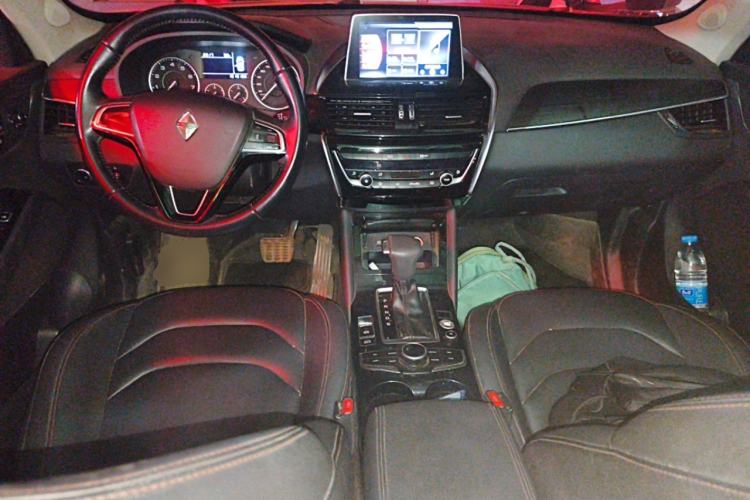 Used BORGWARD BX5 2017 20TGDI Automatic Two-Wheel Drive Pioneer Edition Center Console