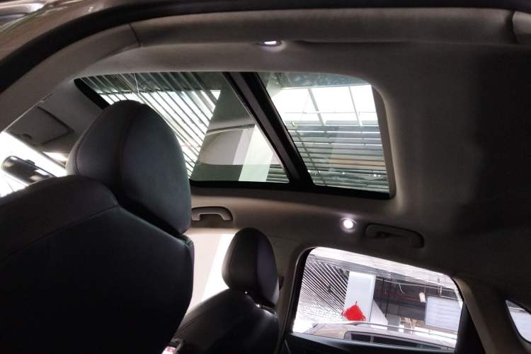Used BORGWARD BX5 2017 20TGDI Automatic Two-Wheel Drive Pioneer Edition Headliner