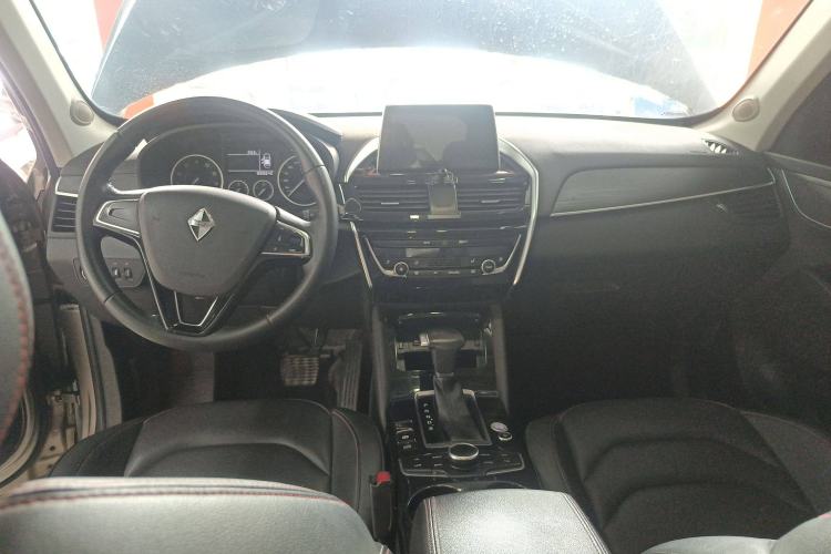 Used BORGWARD BX5 2017 20TGDI Automatic Two-Wheel Drive Pioneer Edition Interior 2