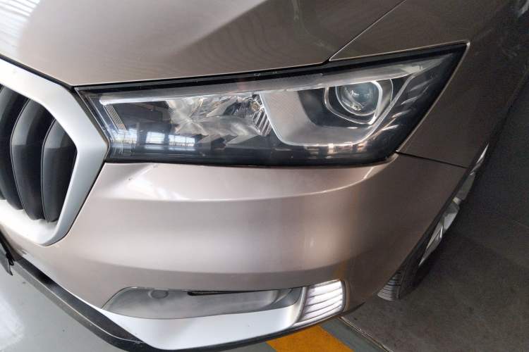 Used BORGWARD BX5 2017 20TGDI Automatic Two-Wheel Drive Pioneer Edition Left Front Headlight