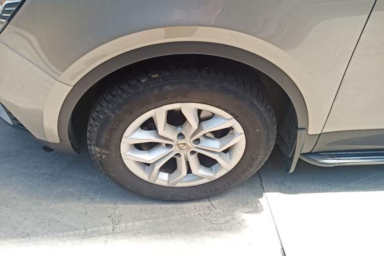 Used BORGWARD BX5 2017 20TGDI Automatic Two-Wheel Drive Pioneer Edition Left Front Wheel Hub