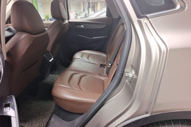 Used BORGWARD BX5 2017 20TGDI Automatic Two-Wheel Drive Pioneer Edition Left Rear Seat