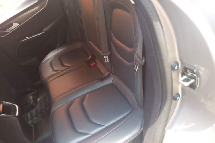 Used BORGWARD BX5 2017 20TGDI Automatic Two-Wheel Drive Pioneer Edition Left Rear Seat