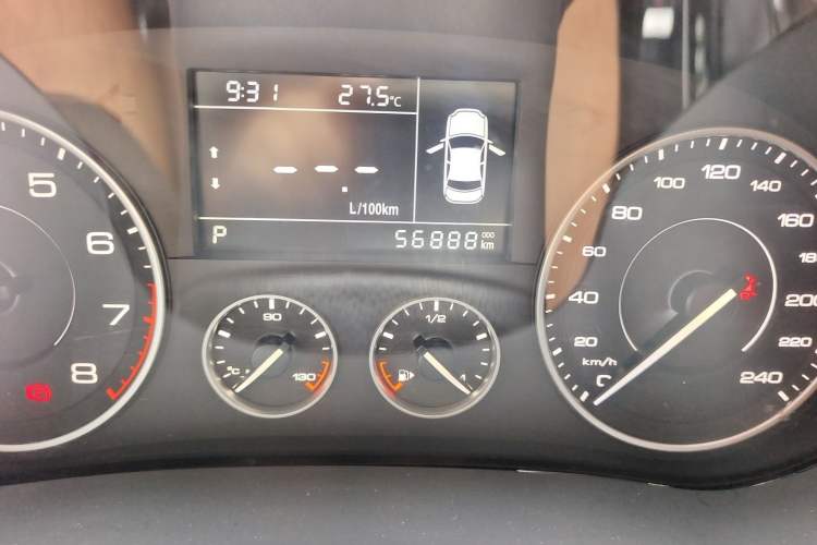 Used BORGWARD BX5 2017 20TGDI Automatic Two-Wheel Drive Pioneer Edition Odometer Close Up