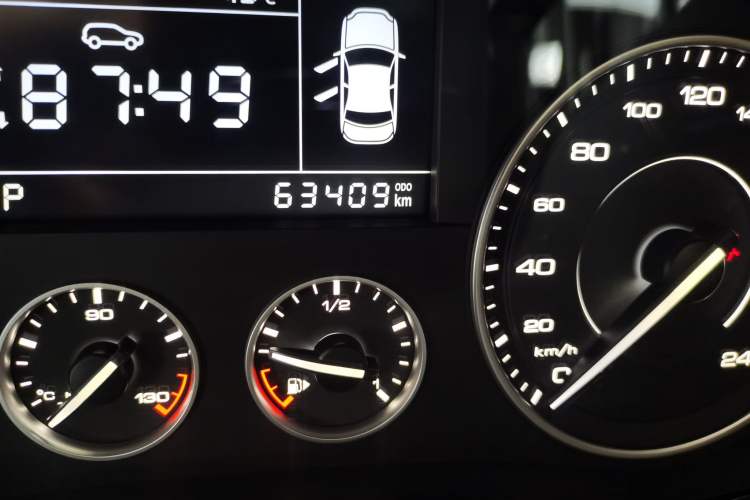 Used BORGWARD BX5 2017 20TGDI Automatic Two-Wheel Drive Pioneer Edition Odometer Close Up