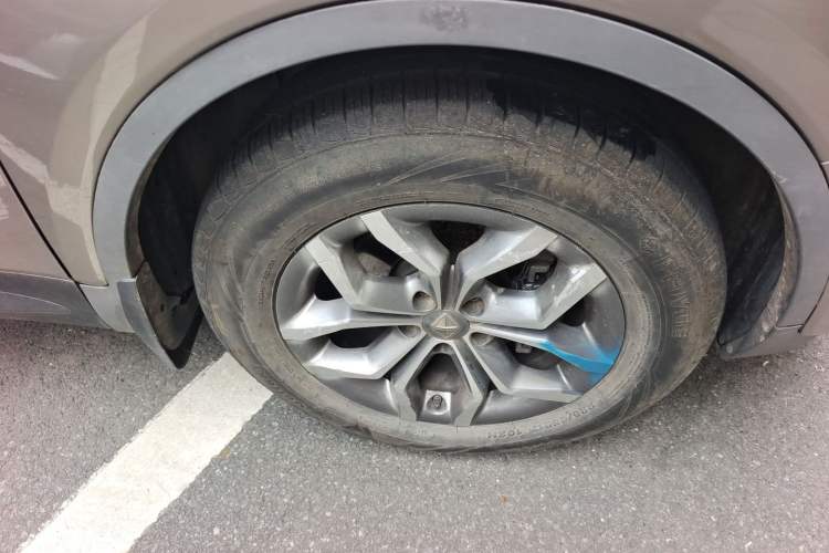 Used BORGWARD BX5 2017 20TGDI Automatic Two-Wheel Drive Pioneer Edition Right Front Wheel Hub