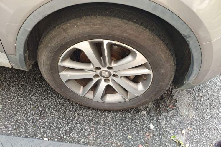 Used BORGWARD BX5 2017 20TGDI Automatic Two-Wheel Drive Leading Edition Right Front Wheel Hub