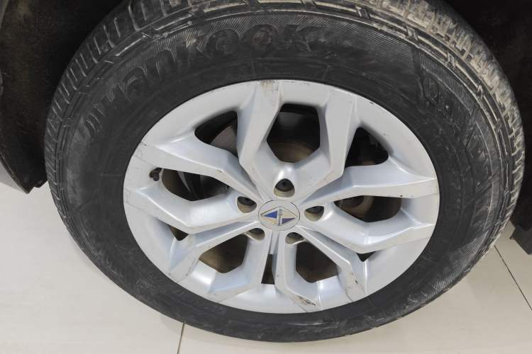 Used BORGWARD BX5 2017 20TGDI Automatic Two-Wheel Drive Pioneer Edition Right Rear Wheel Hub
