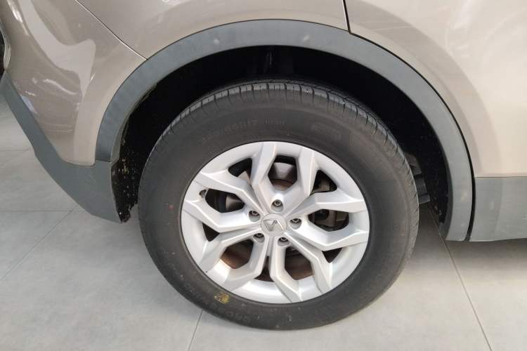 Used BORGWARD BX5 2017 20TGDI Automatic Two-Wheel Drive Pioneer Edition Right Rear Wheel Hub