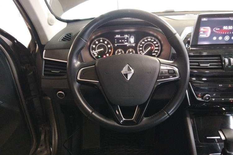 Used BORGWARD BX5 2017 20TGDI Automatic Two-Wheel Drive Pioneer Edition Steering Wheel
