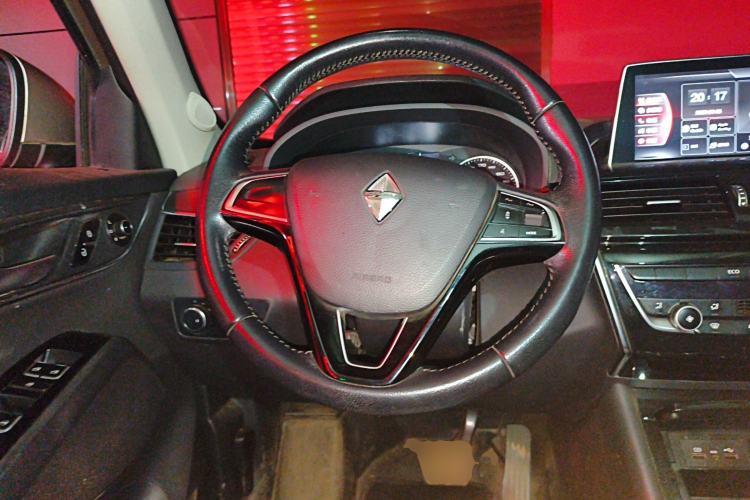 Used BORGWARD BX5 2017 20TGDI Automatic Two-Wheel Drive Pioneer Edition Steering Wheel