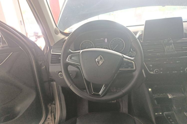 Used BORGWARD BX5 2017 20TGDI Automatic Two-Wheel Drive Pioneer Edition Steering Wheel