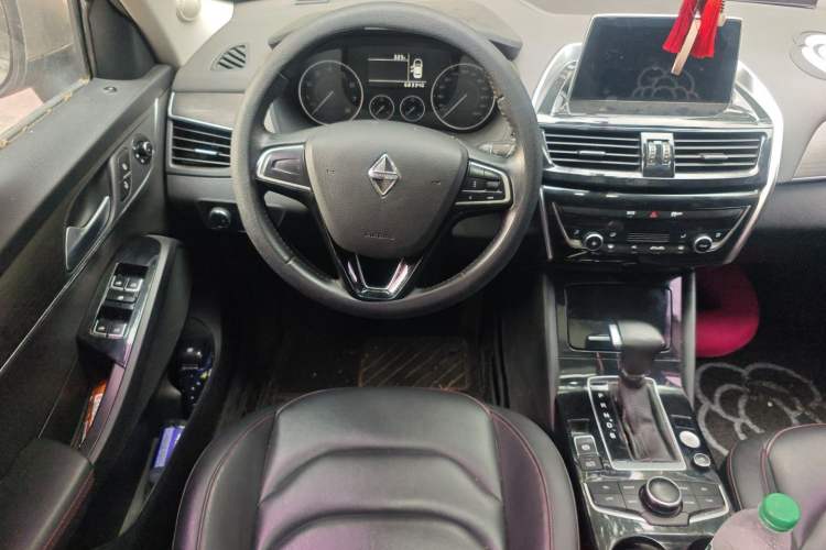 Used BORGWARD BX5 2017 20TGDI Automatic Two-Wheel Drive Pioneer Edition Steering Wheel
