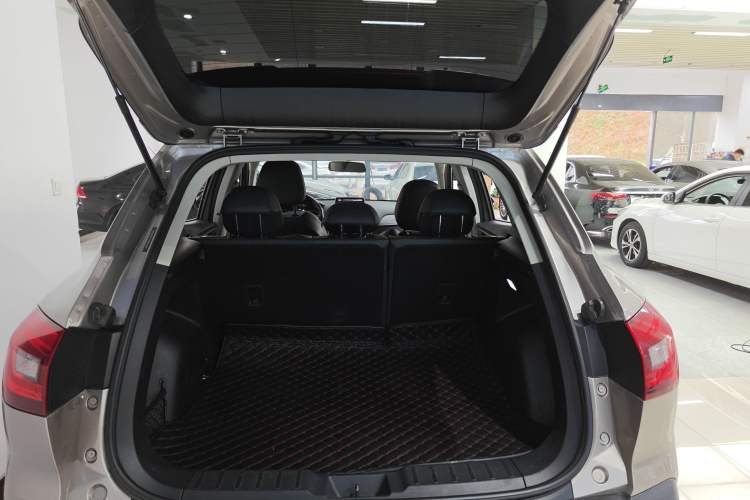 Used BORGWARD BX5 2017 20TGDI Automatic Two-Wheel Drive Pioneer Edition Trunk