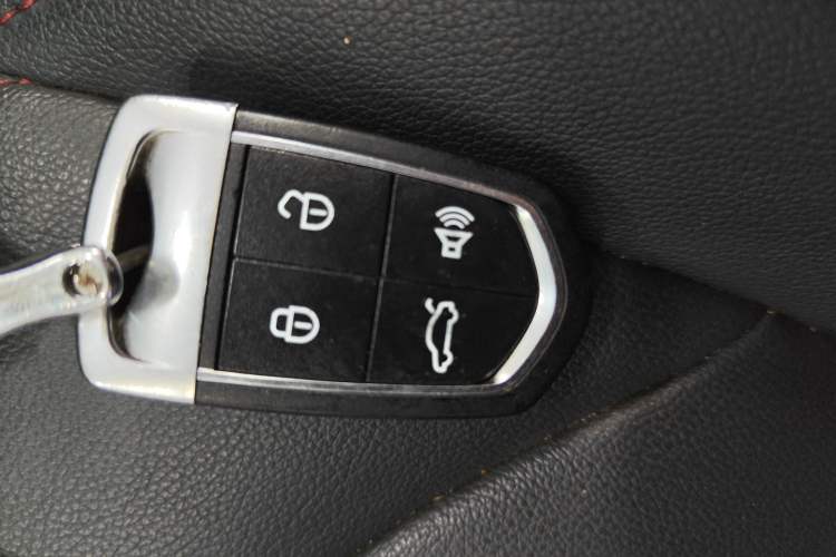 Used BORGWARD BX5 2017 20TGDI Automatic Two-Wheel Drive Pioneer Edition Vehicle Key