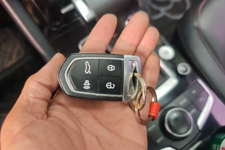 Used BORGWARD BX5 2017 20TGDI Automatic Two-Wheel Drive Pioneer Edition Vehicle Key