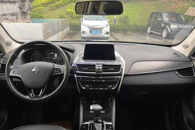 Used BORGWARD BX5 2017 20TGDI Automatic Two-Wheel Drive Pioneer Edition Audio And AC Panel