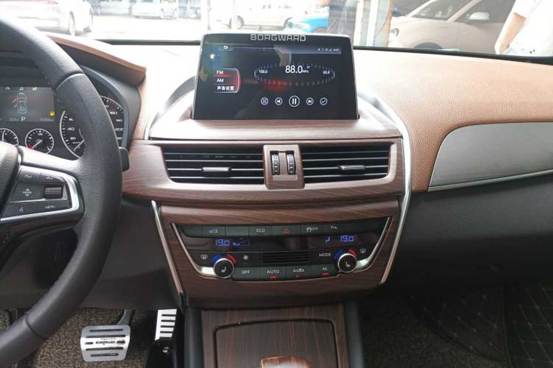 Used BORGWARD BX5 2017 25TGDI Automatic Two-Wheel Drive Smart Enjoyment Model Audio And AC Panel
