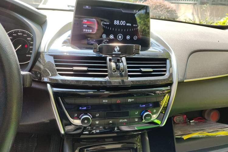 Used BORGWARD BX5 2017 20TGDI Automatic Two-Wheel Drive Pioneer Edition Audio And AC Panel