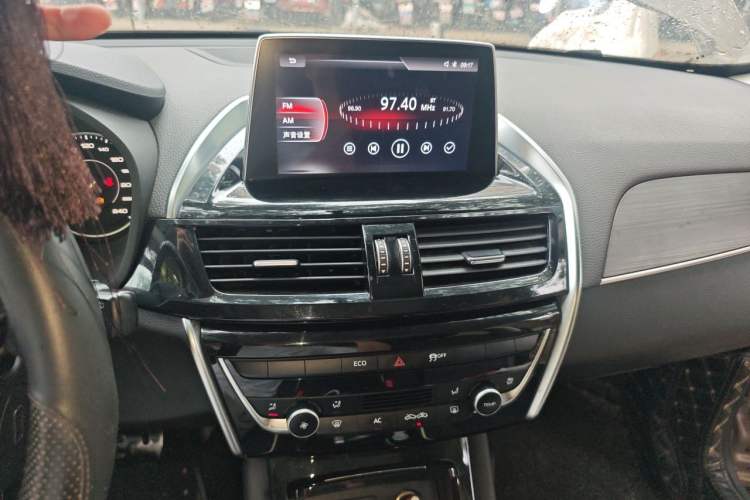 Used BORGWARD BX5 2017 20TGDI Automatic Two-Wheel Drive Pioneer Edition Audio And AC Panel